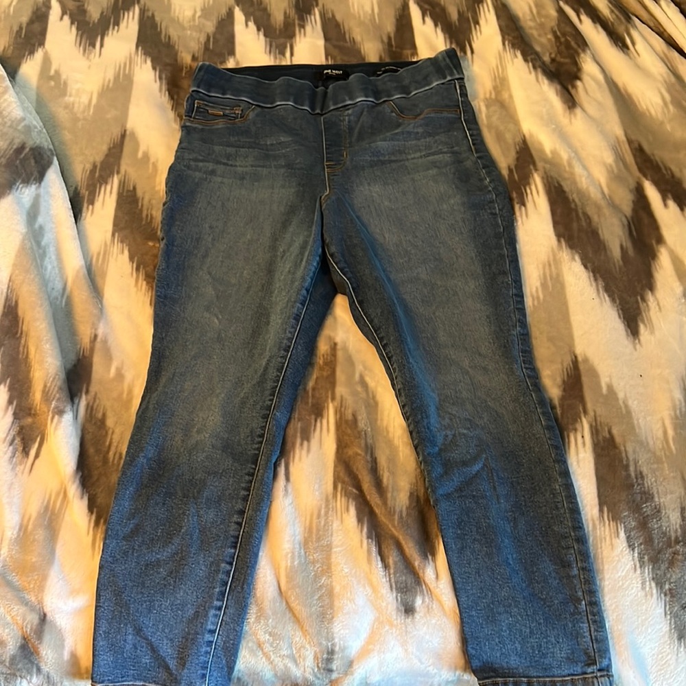 Nine West, Heidi pull on skinny crop, blue wash jeans/leggings